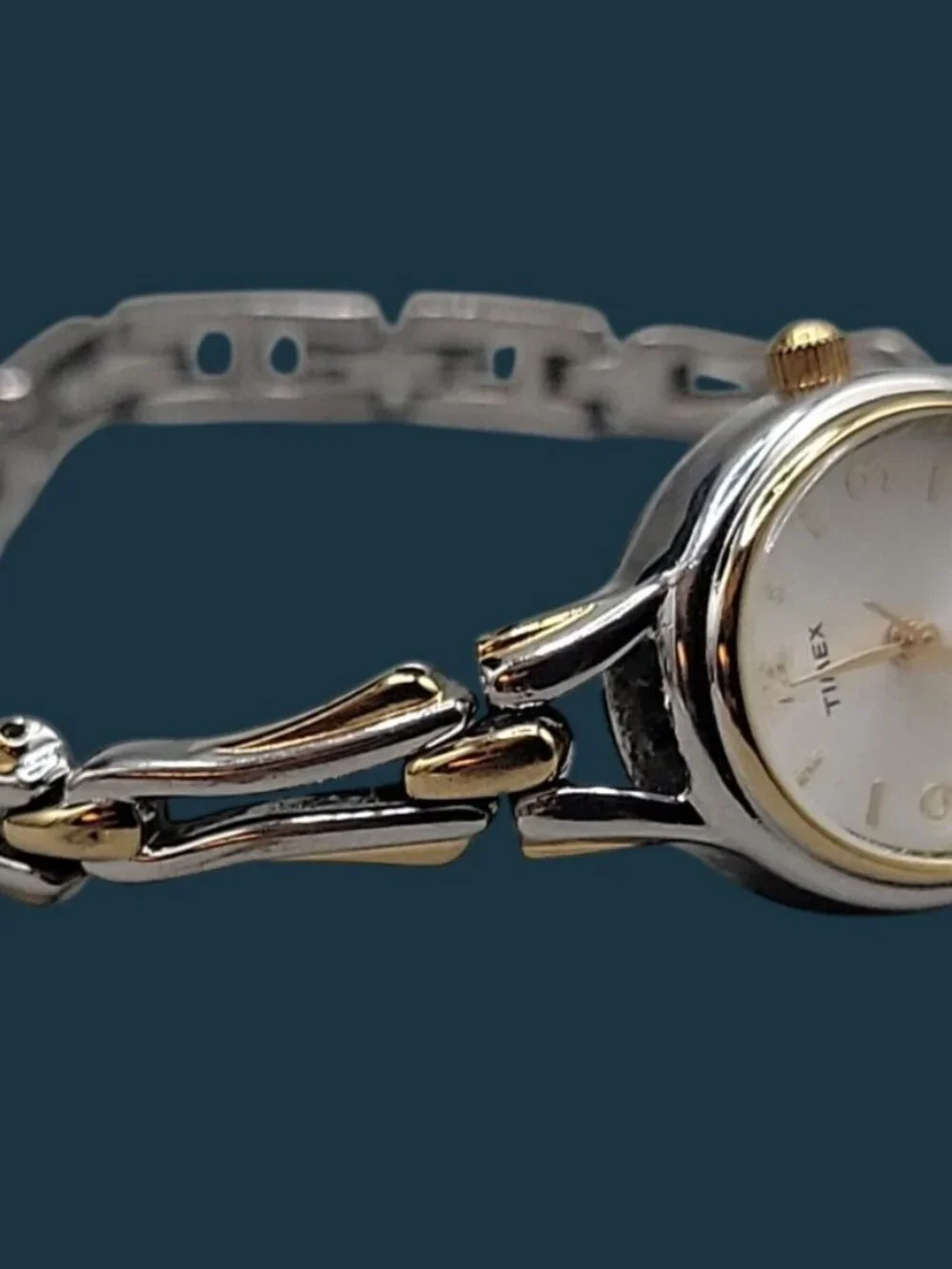 Vintage Timex Women's Two-Tone Watch N5 6.5